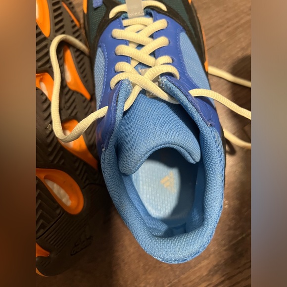 adidas Yeezy Boost 700 Bright
Blue - Picture 6 of 12
